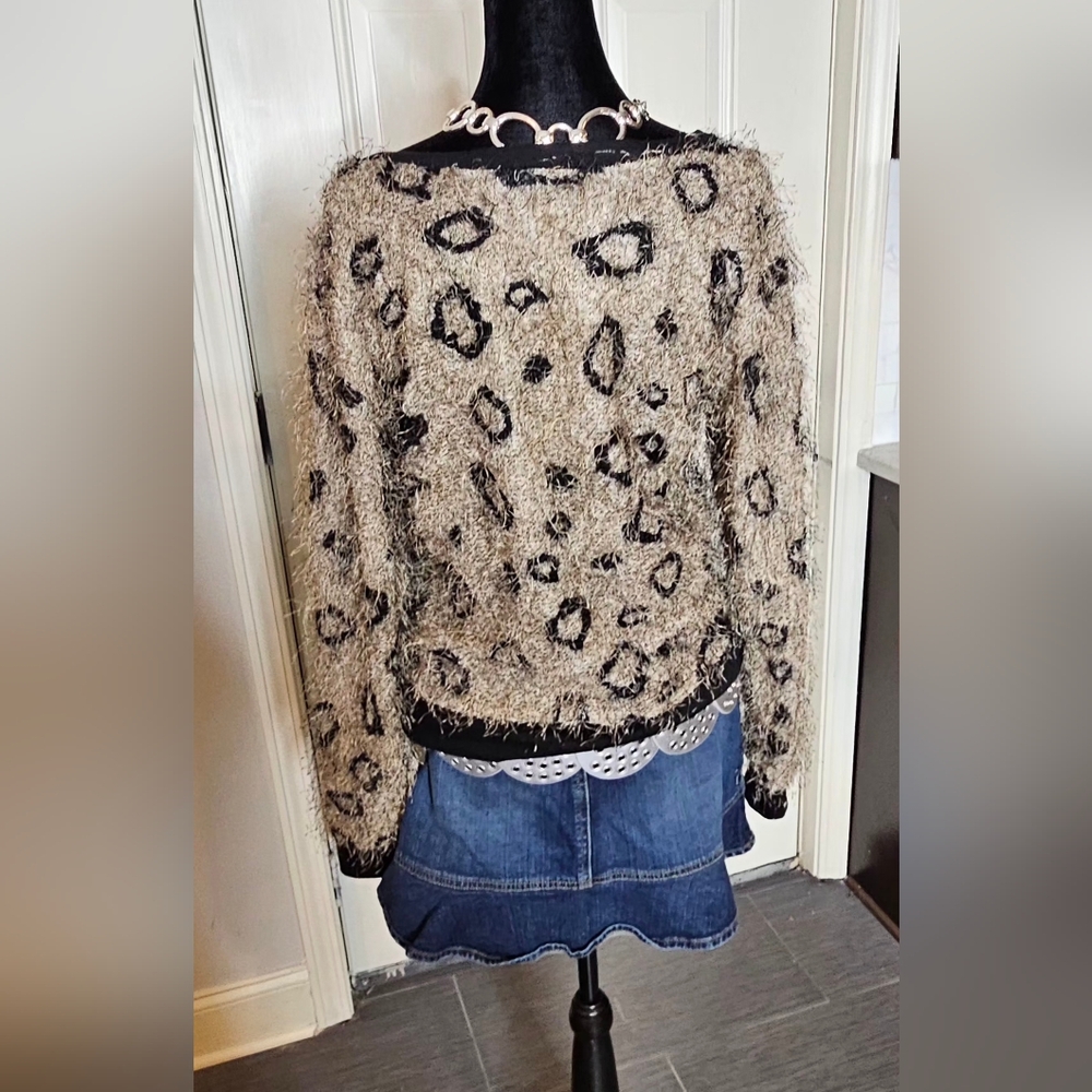 Papaya Shaggy Faux Fur Leopard Print Sweater Top - Size L - Picture 3 of 10